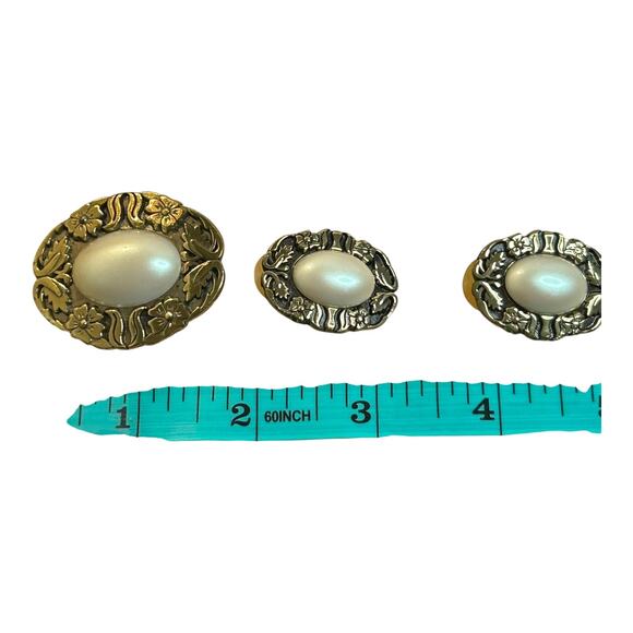 Ginnie Johansen Antique Gold Tone Off White Cabochon Brooch and Earrings Set - Picture 3 of 3